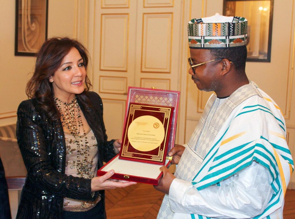 Premiers états généraux de la diaspora africaine en France: Dr. Dansa Kourouma reçoit le «prix de l’africaniste»