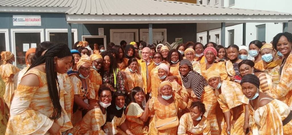 Journée internationale de la femme: Mustafa Levent ADALI, DG Alport-Conakry rend un vibrant hommage aux femmes de son entreprise.