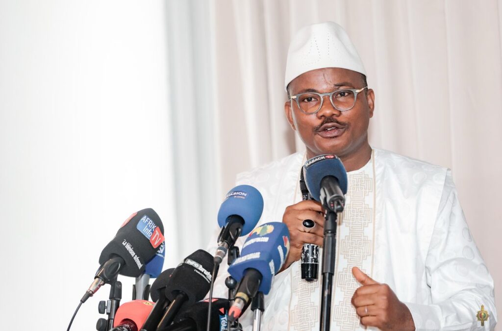 Nouvelle Constitution: Dr. Dansa Kourouma lance des travaux du Comité des experts pour la relecture de la l’avant-projet.