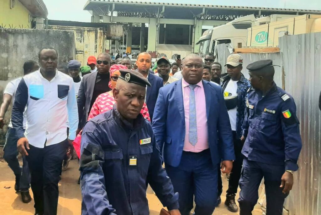 Marché à Poisson de Kenien : le ministre Fassou Théa lance les travaux de rénovation du centre frigorifique.