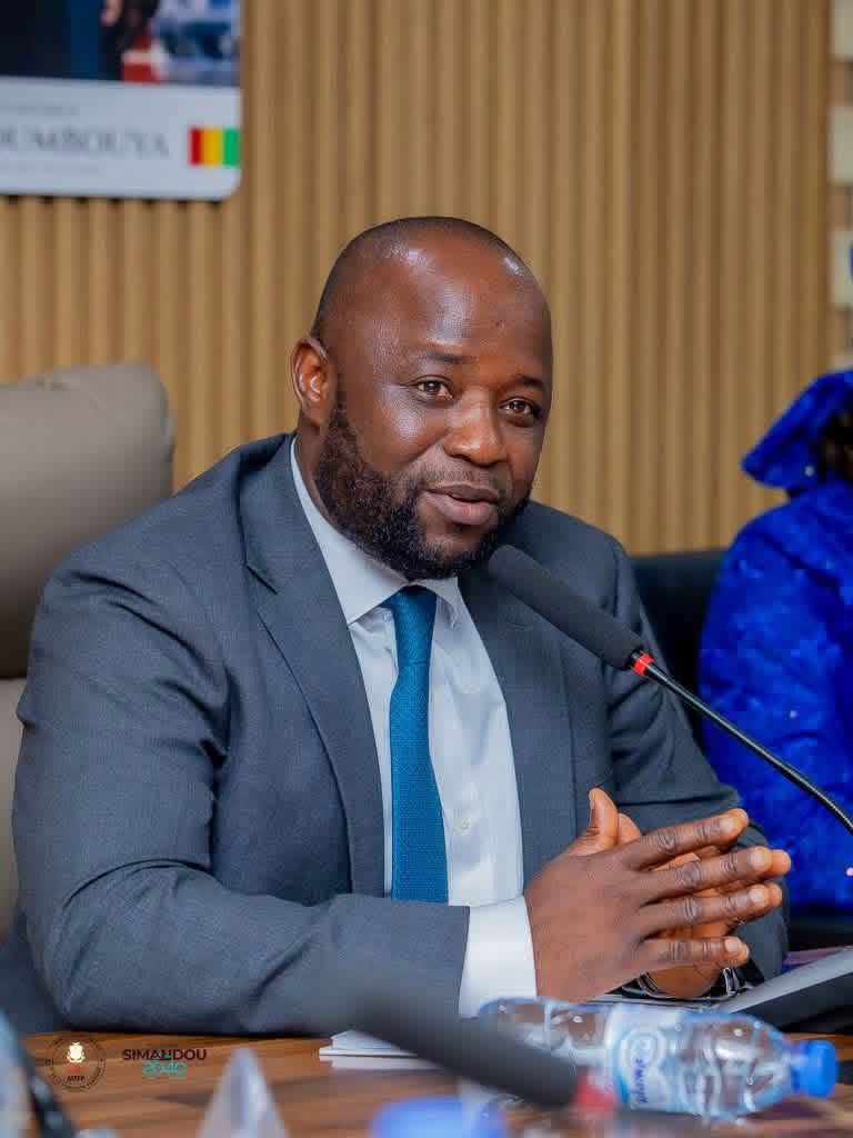 Transition écologique en Guinée : le gouvernement accorde six mois supplémentaires aux producteurs d’eau en sachet